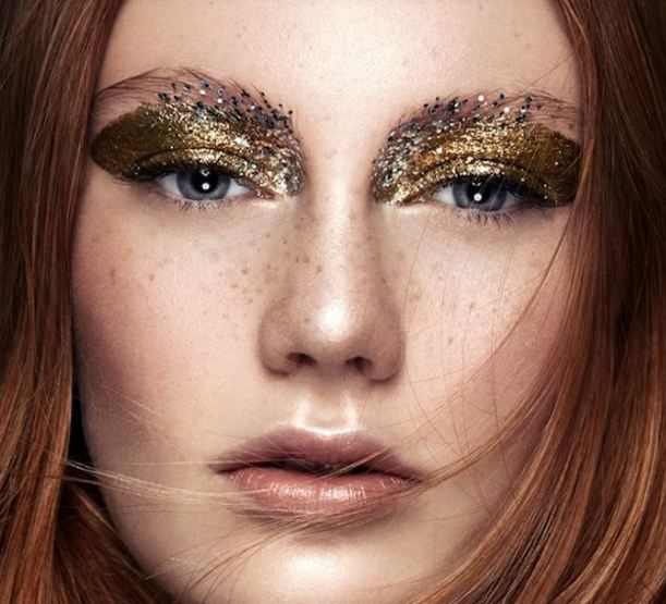 maquiagem-carnaval-glitter-dourado