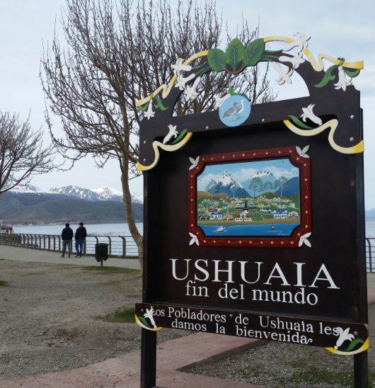famosa placa do fim do mundo ushuaia patagônia