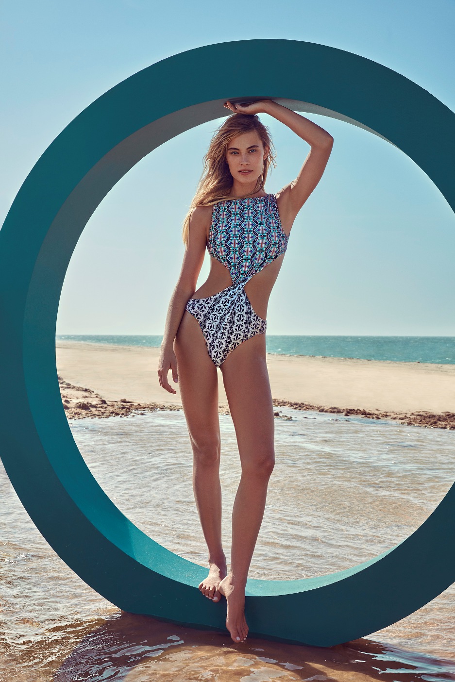 maio recortado azul estampado beachwear moda praia
