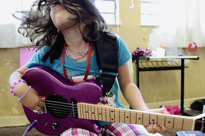 Documentário Feminismo - Empoderamento através da música