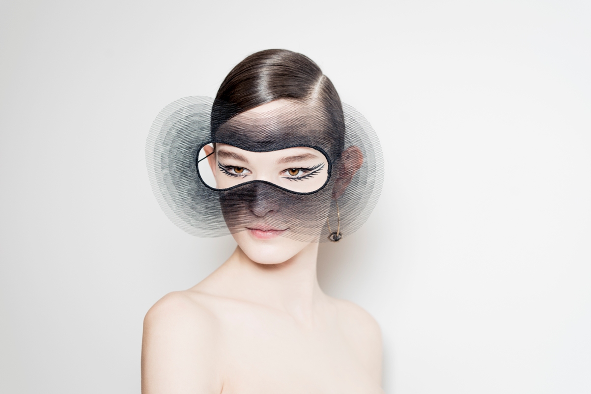 Máscara surrealista beleza Dior Alta Costura Paris